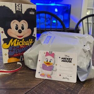 POPMART Mickey Family Daisy plushy keychain